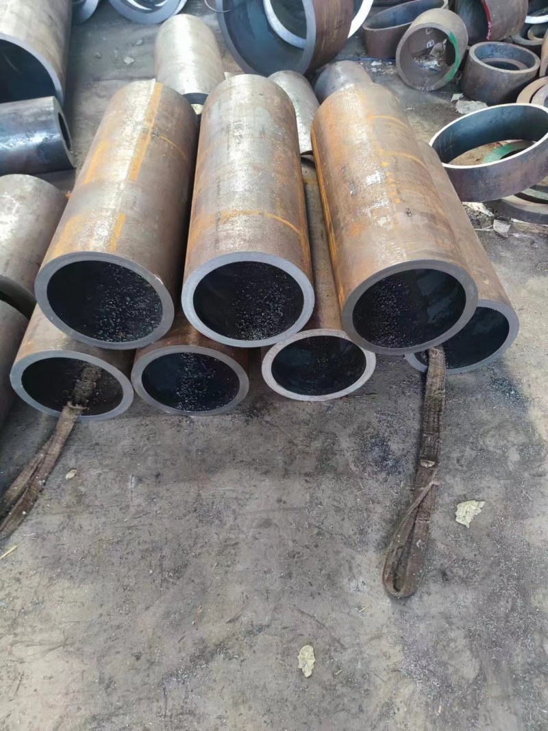 丹阳丹阳丹阳12Cr1MovG无缝钢管切割