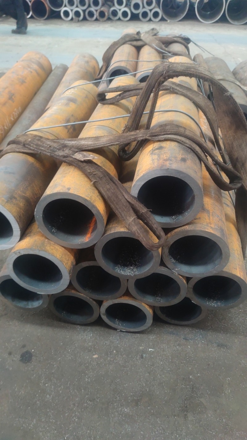 丹阳丹阳丹阳15CrMoG无缝钢管切割